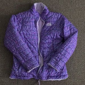 Can wear on both sides. It is like new